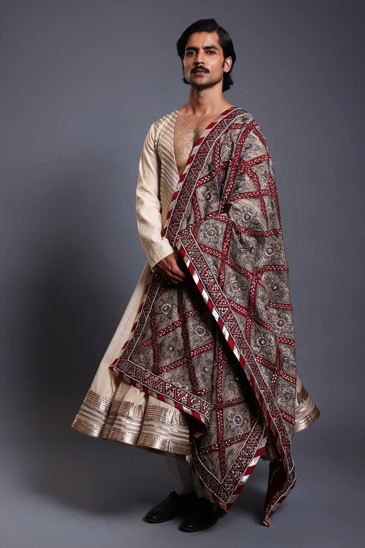 CF dupatta maroon
