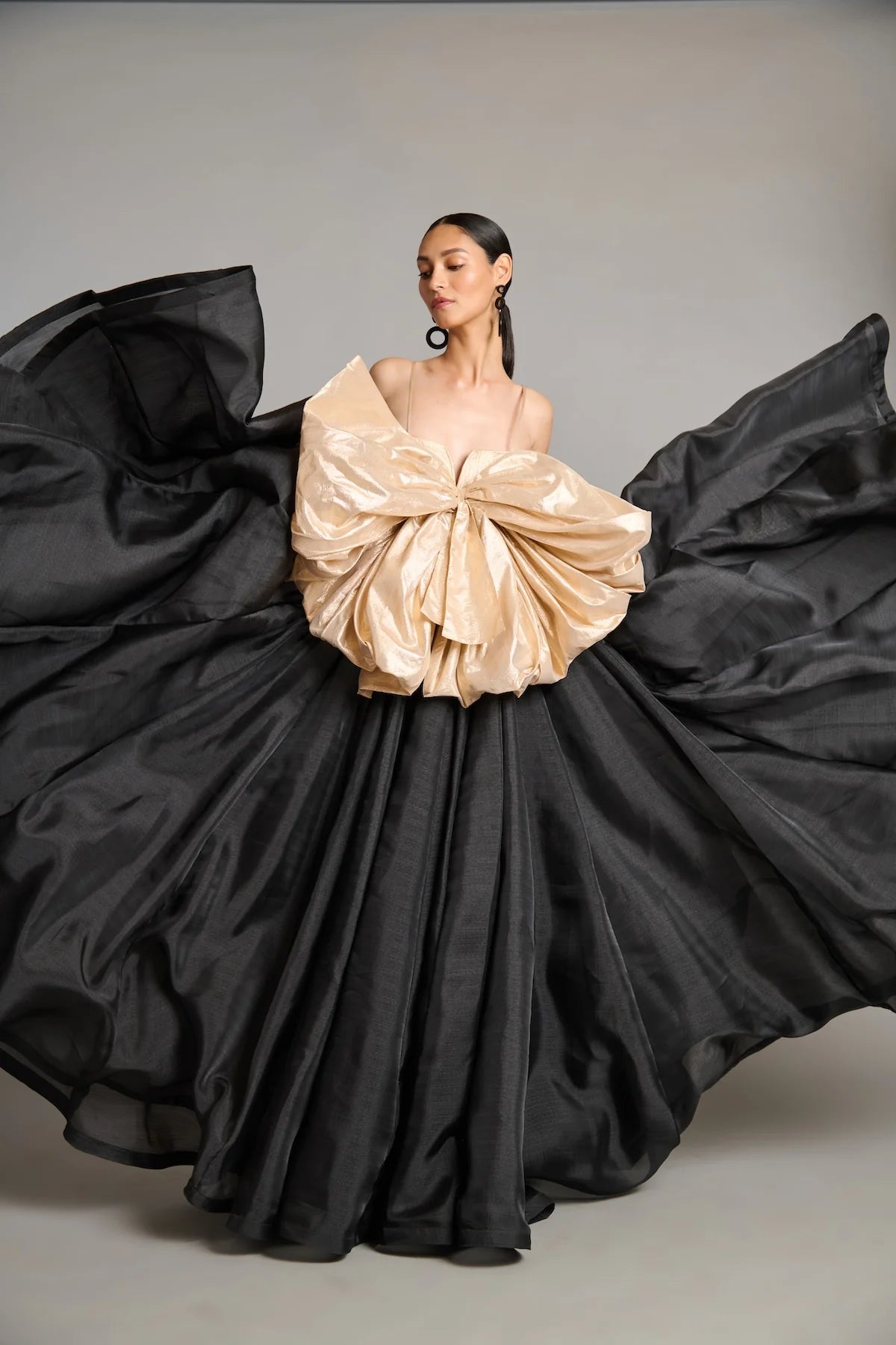 NS gold bow gown