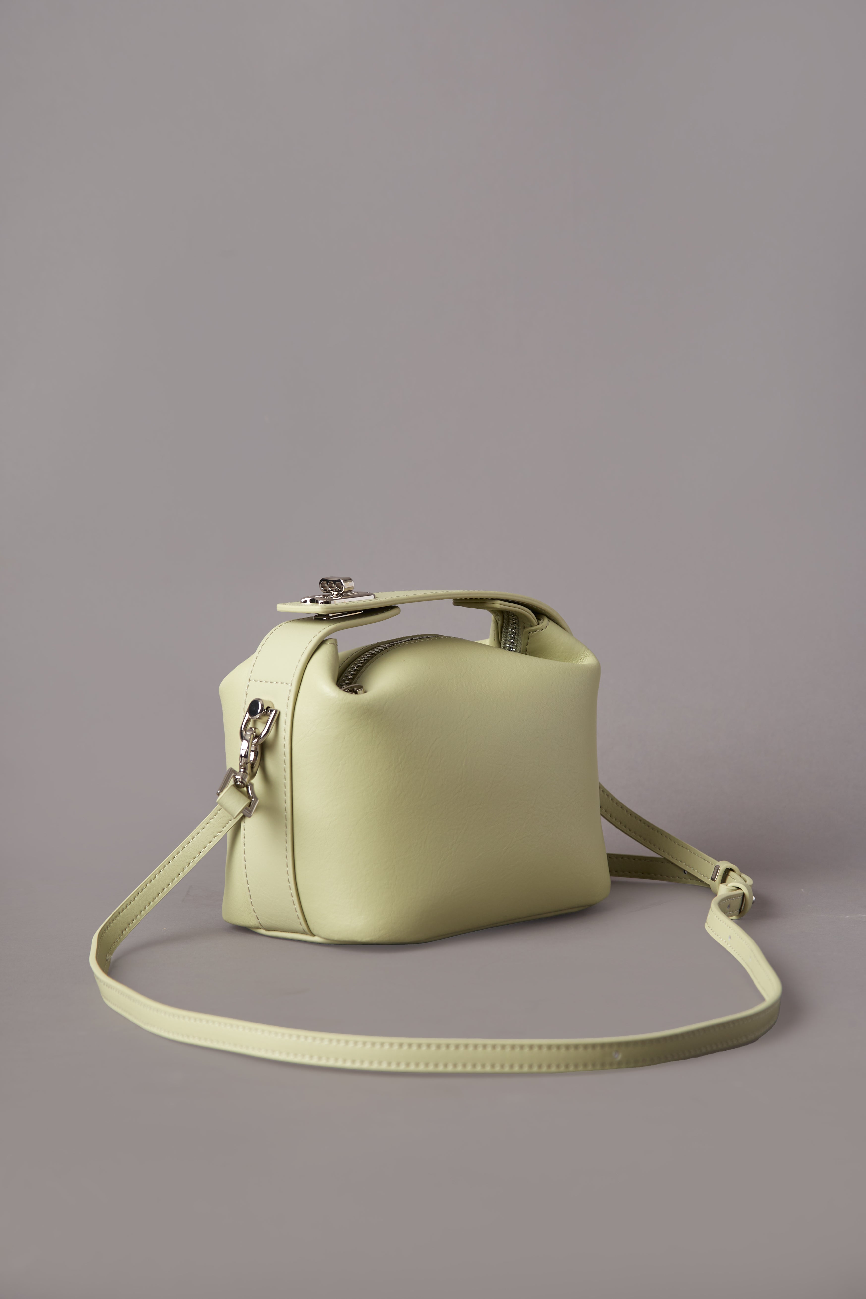 Liora- ladies leather handbag col.avocado green