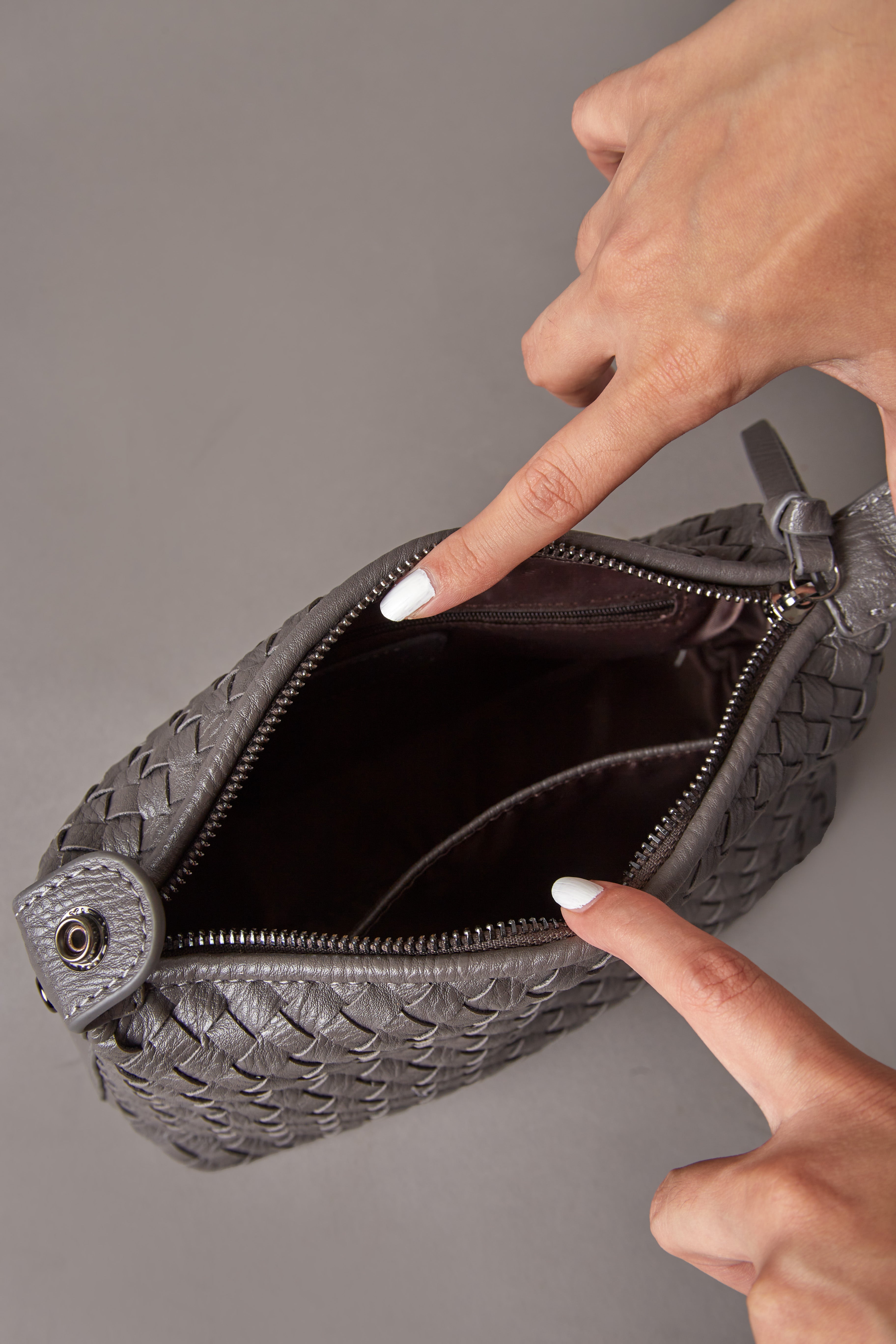 Fero- woven ladies handbag col.dark Grey
