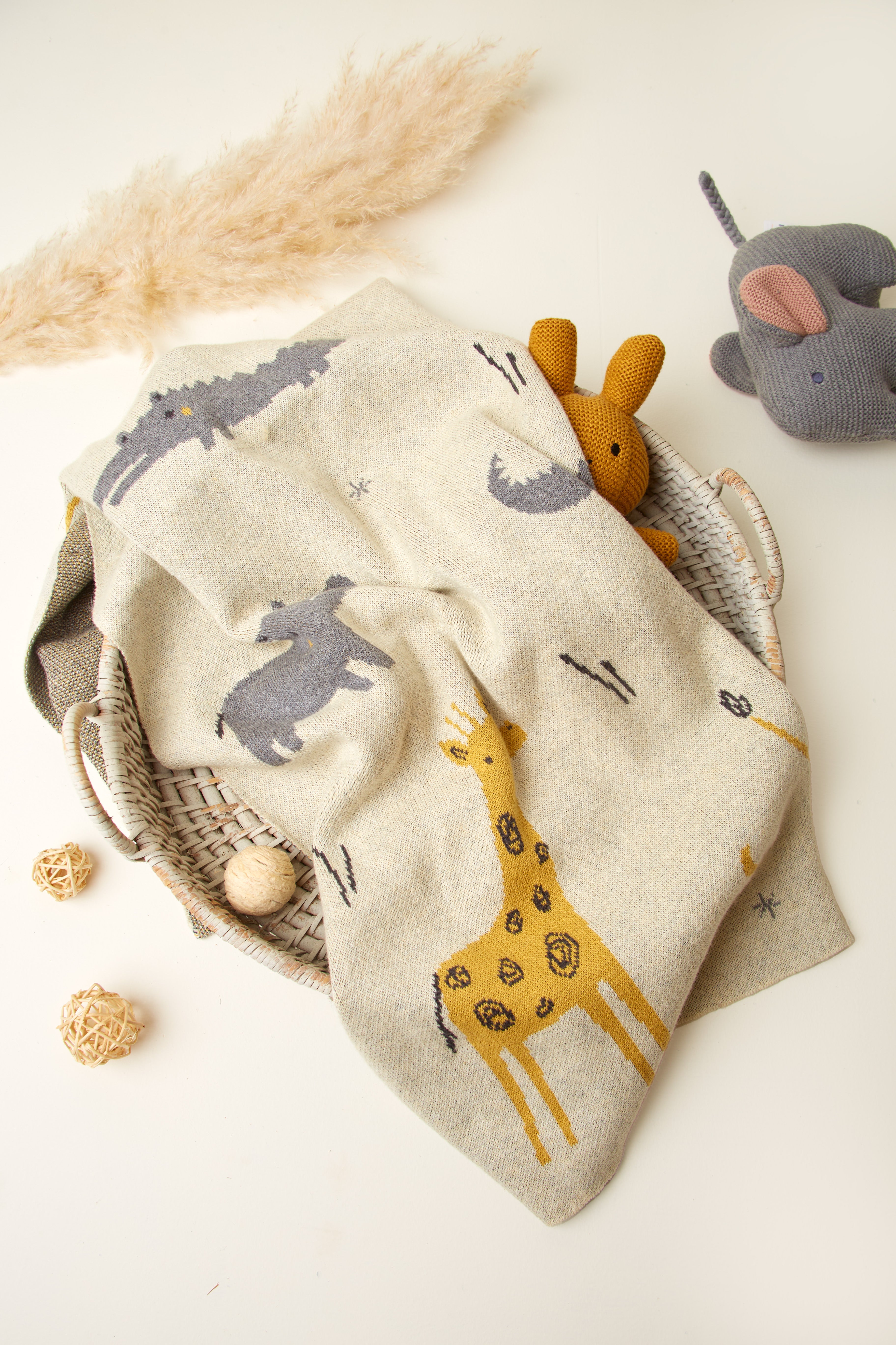 Baby blanket with Elephant toy