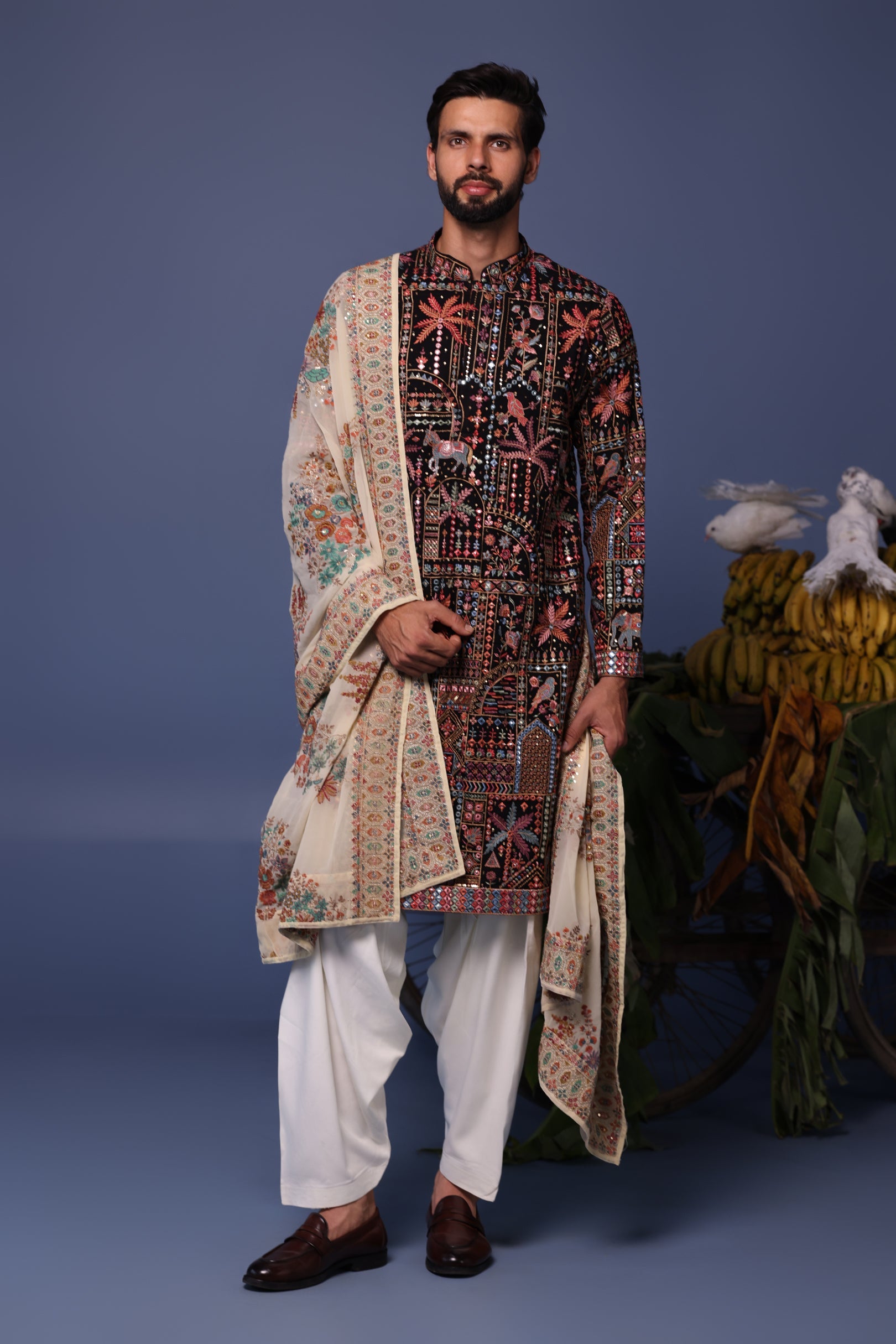 Gulzar Black Kurta Set
