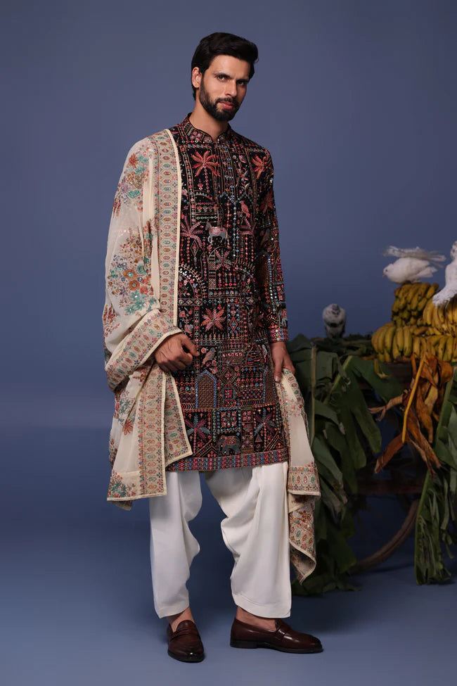 Gulzar Black Kurta Set