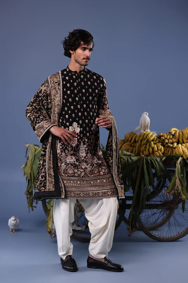 Kayan Black Kurta Set
