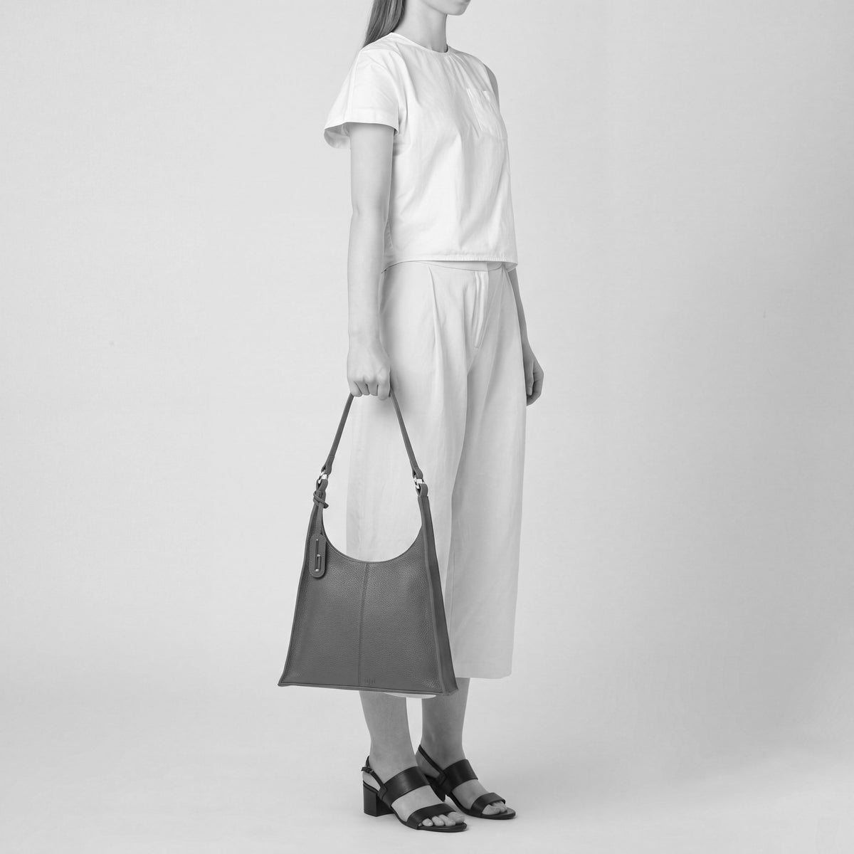 WINNIE SOFT SHOULDER BAG