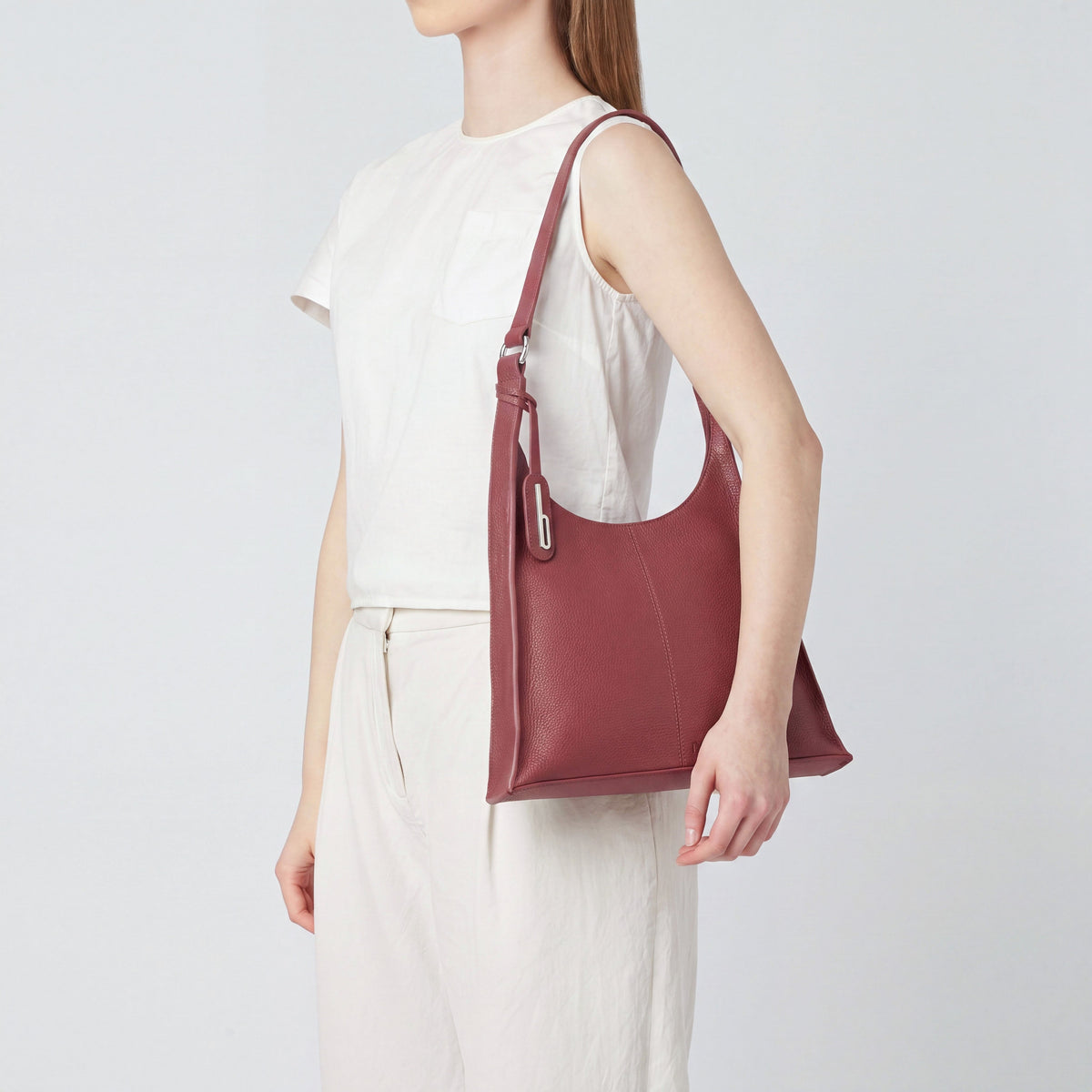 WINNIE SOFT SHOULDER BAG