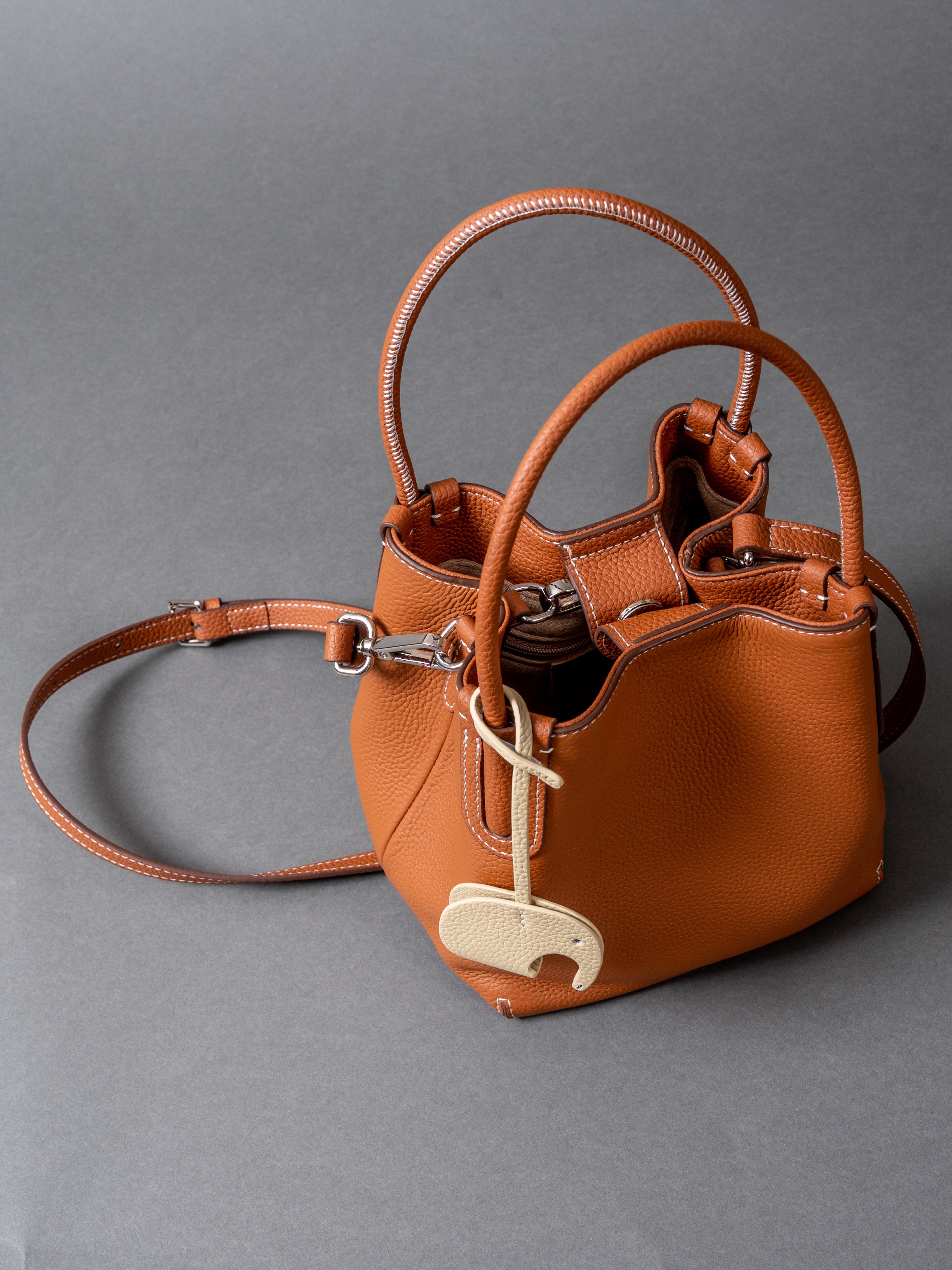 Elara - Ladies Leather bucket bag