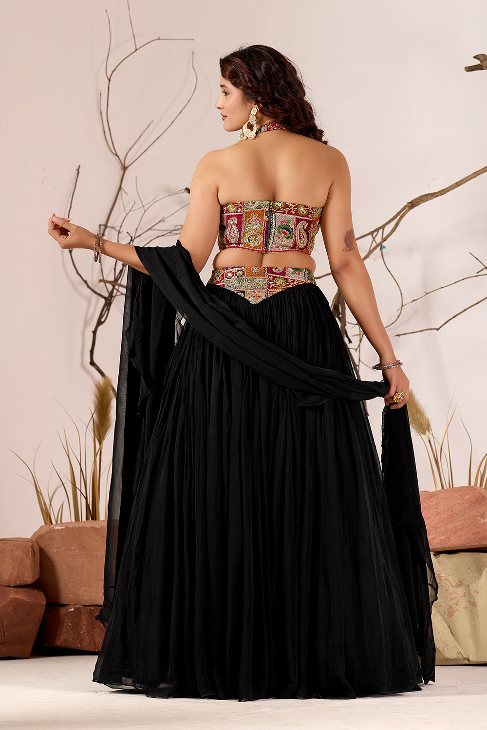 Kaali Katha Lehenga Ensemble
