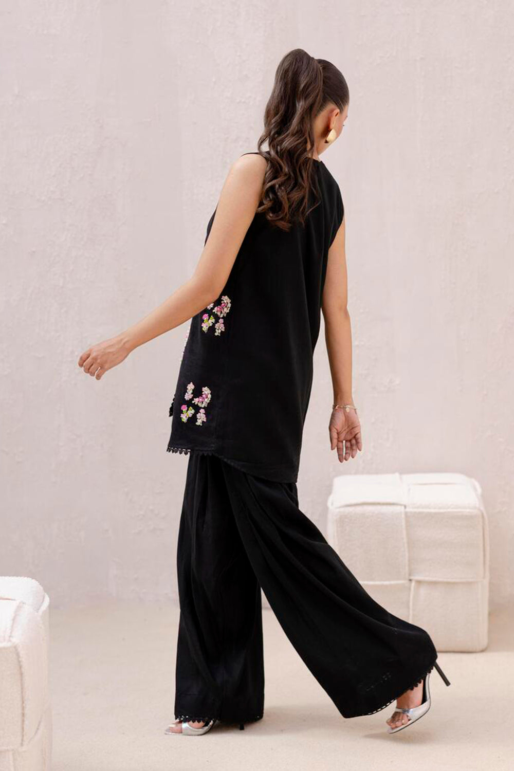 Women Black Embroidered Kurta Set with Salwar