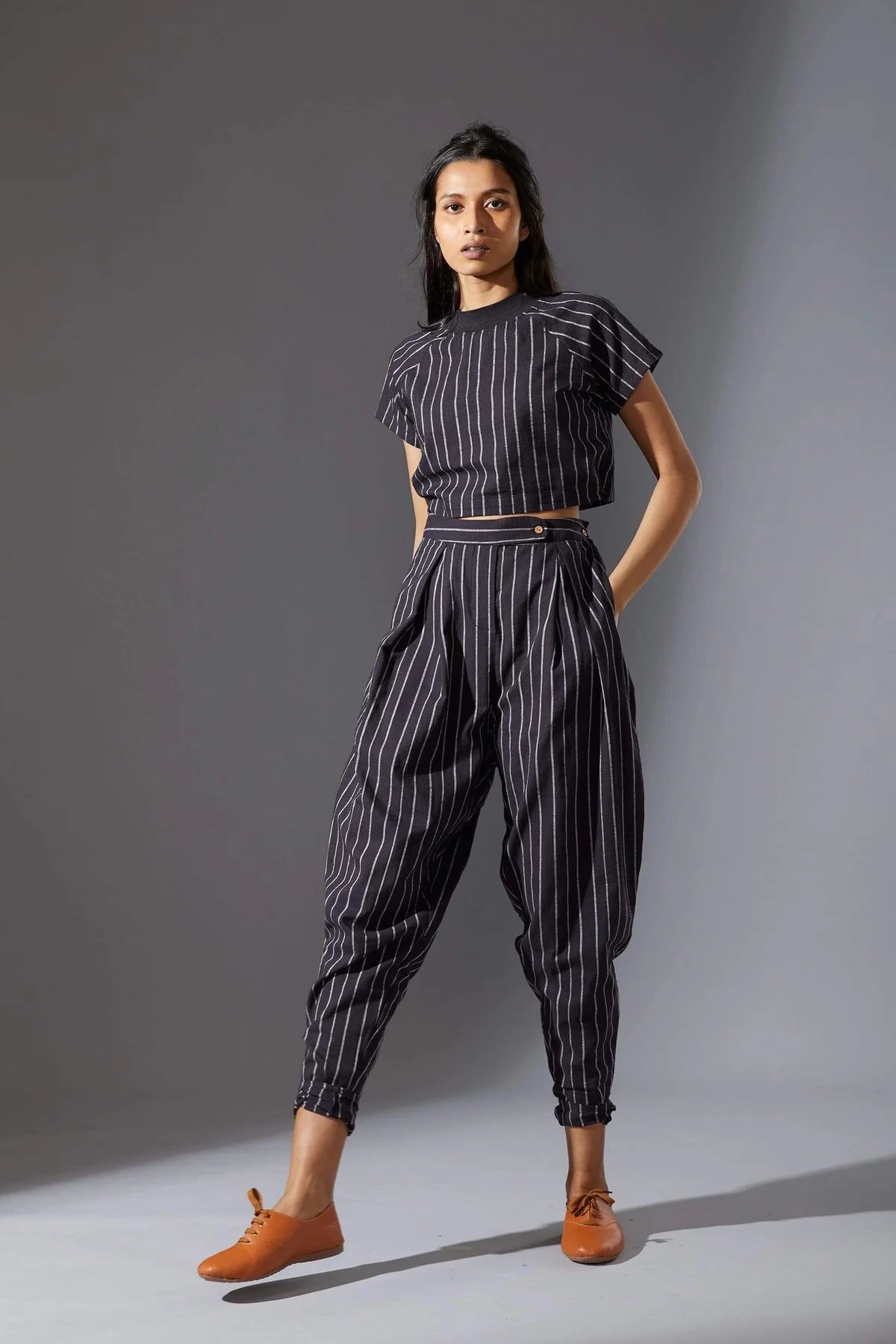 Ribbed Collar Stoka Black Top