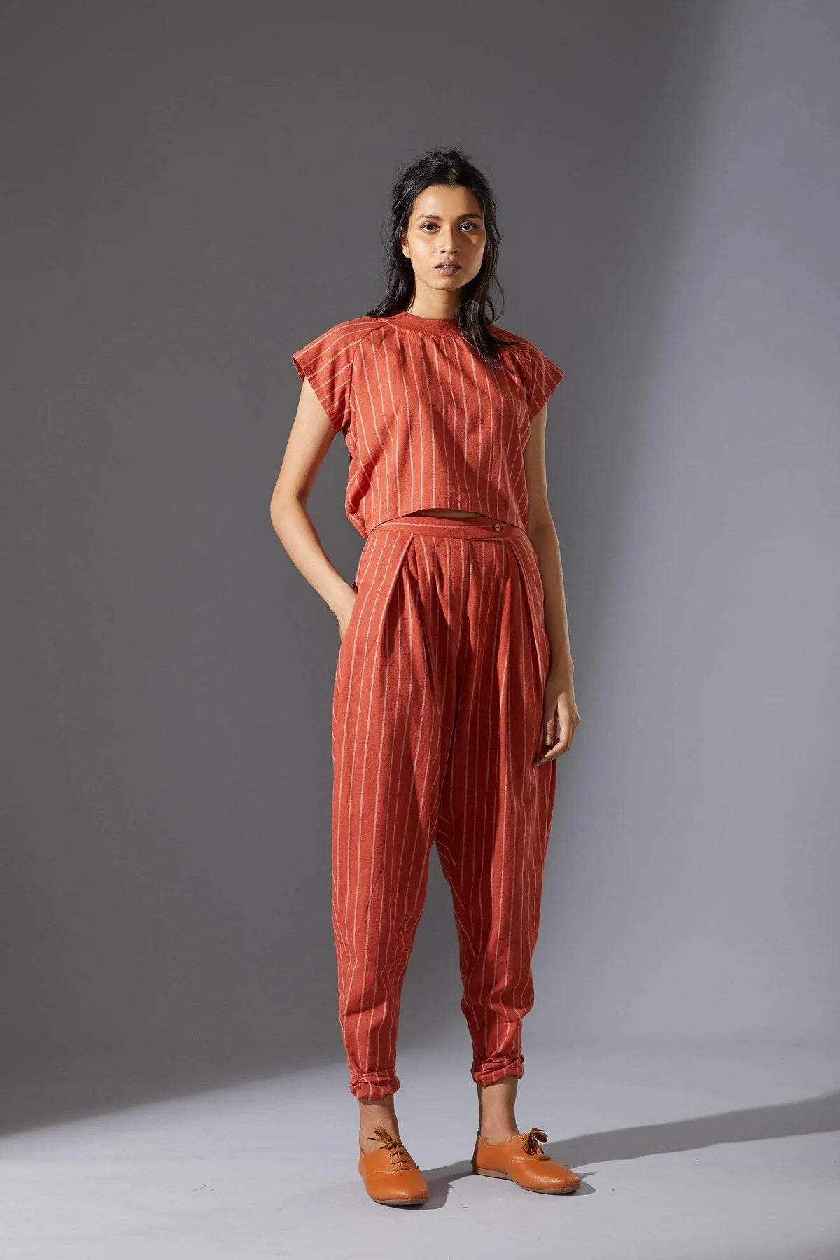 Ribbed Collar Stoka Rust Top