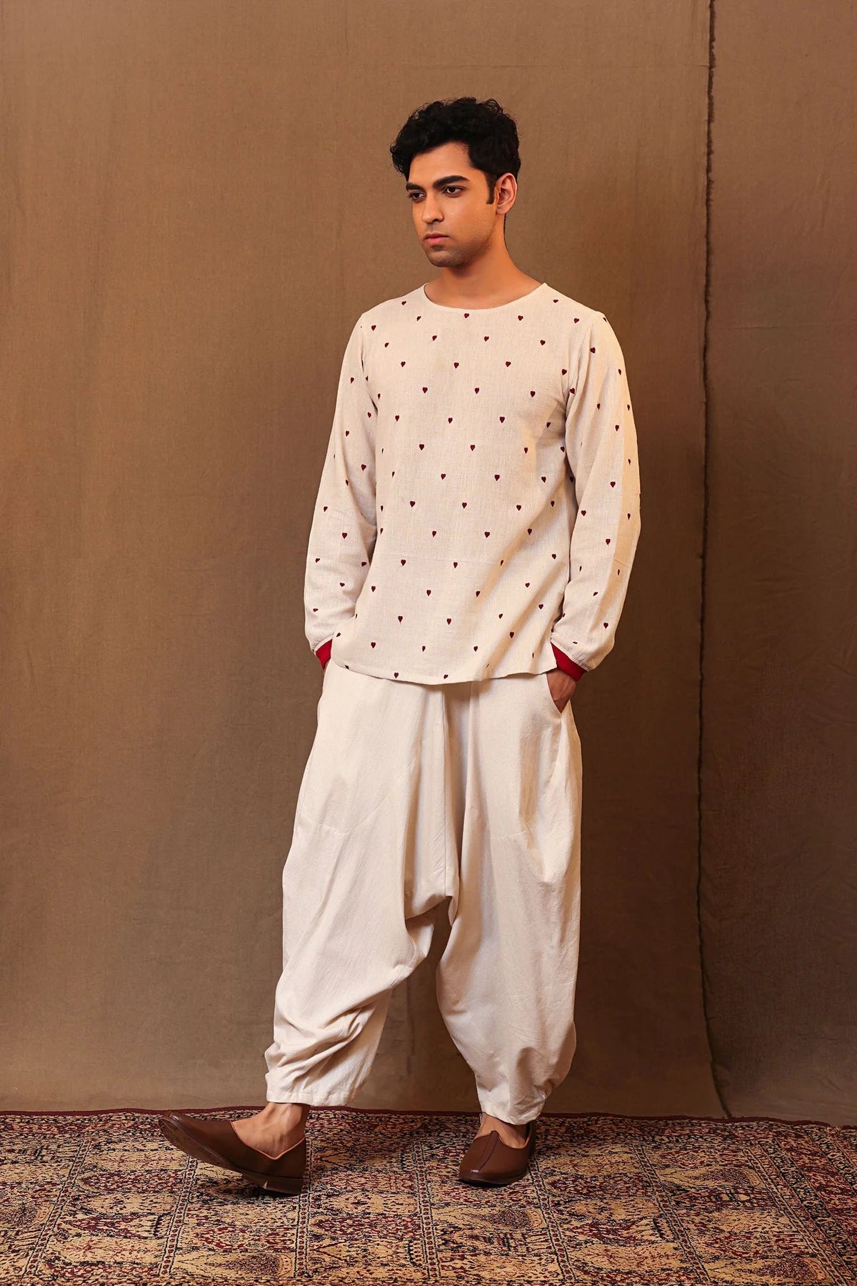 Men's Off-White Baggy Pants