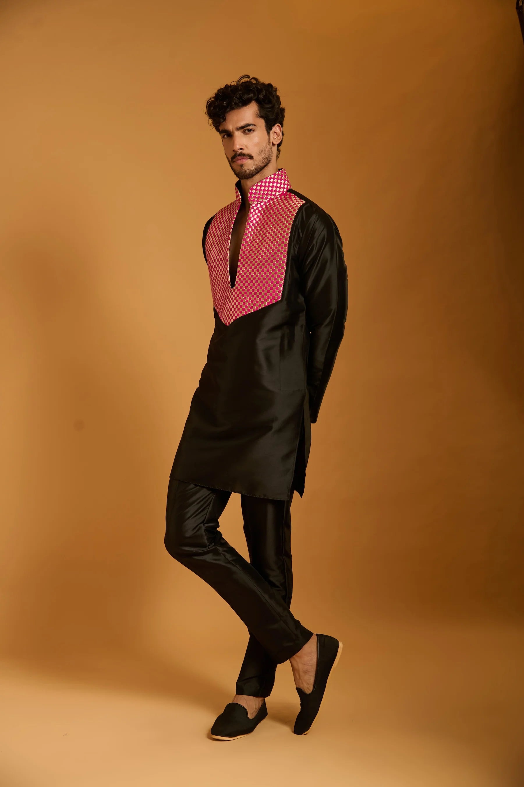 Trifecta black-fuchsia intreciatto bib kurta