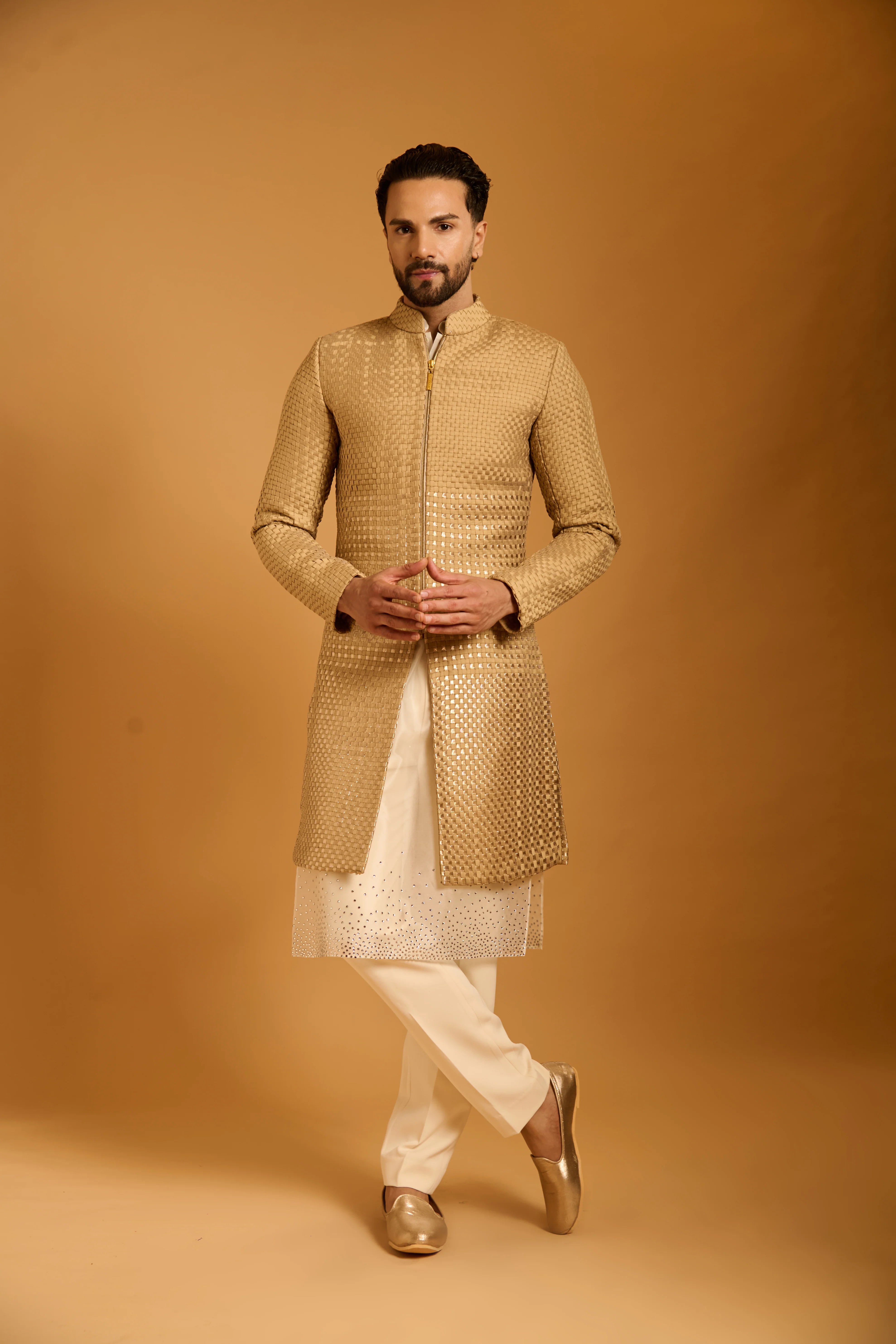 Trifecta gold intrecciato sherwani