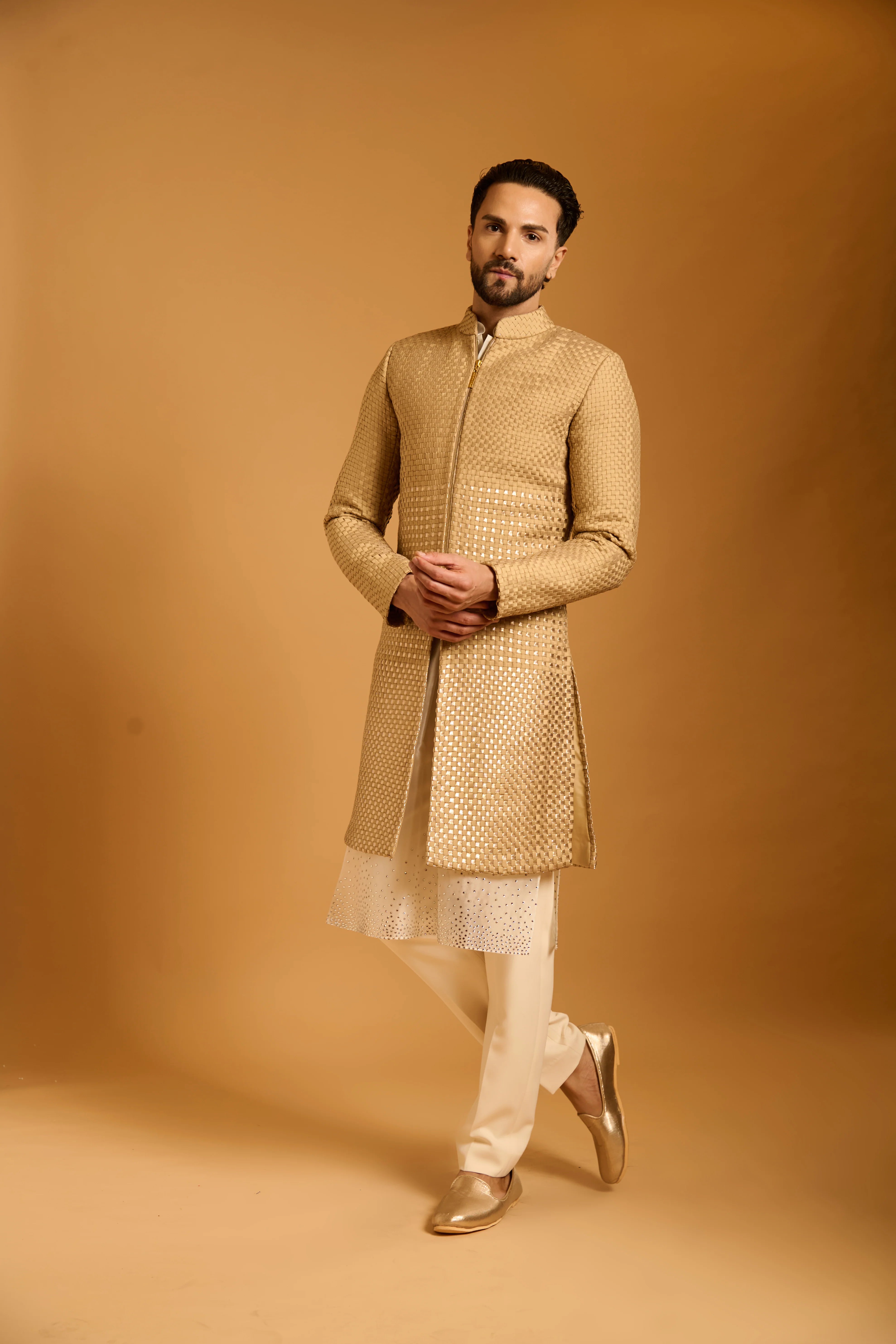 Trifecta gold intrecciato sherwani