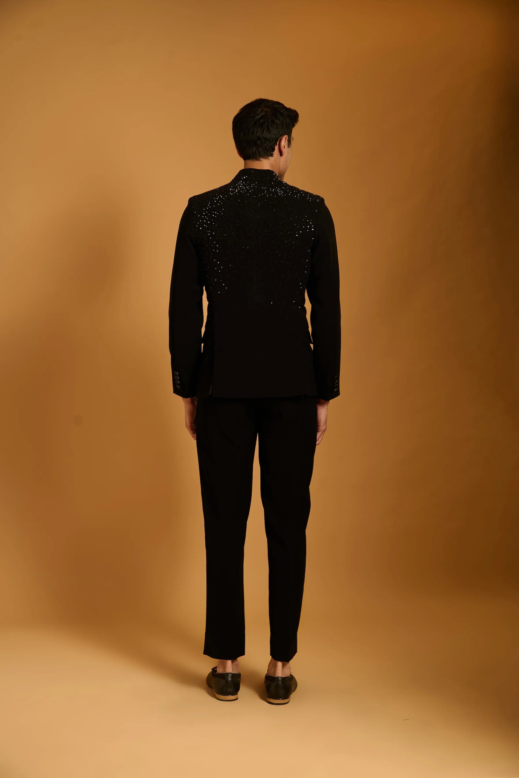 Trifecta black crystal bandh gala