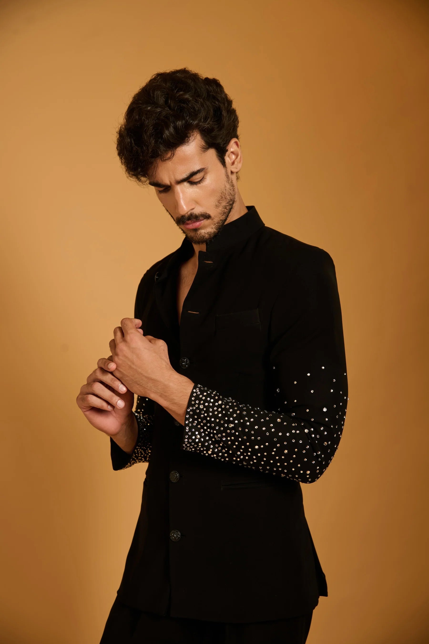 Trifecta black silver crystal bandha gala