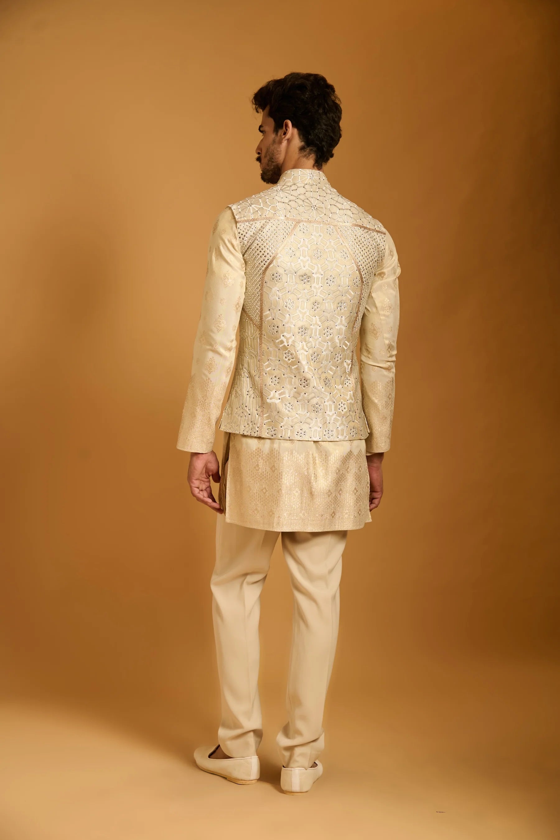 Trifecta ivory crystal bandi