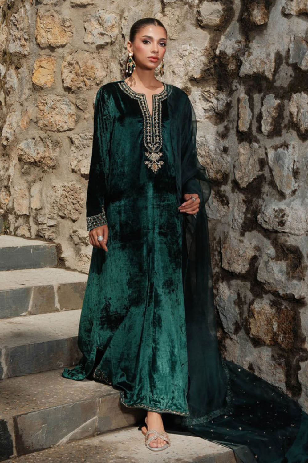 Velora Bottle Green Velvet Suit Set